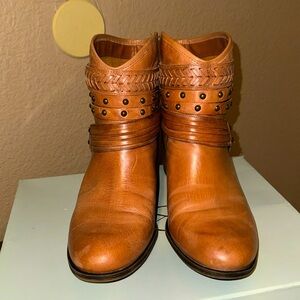 Jessica Simpson Boots - Size: 9.5M